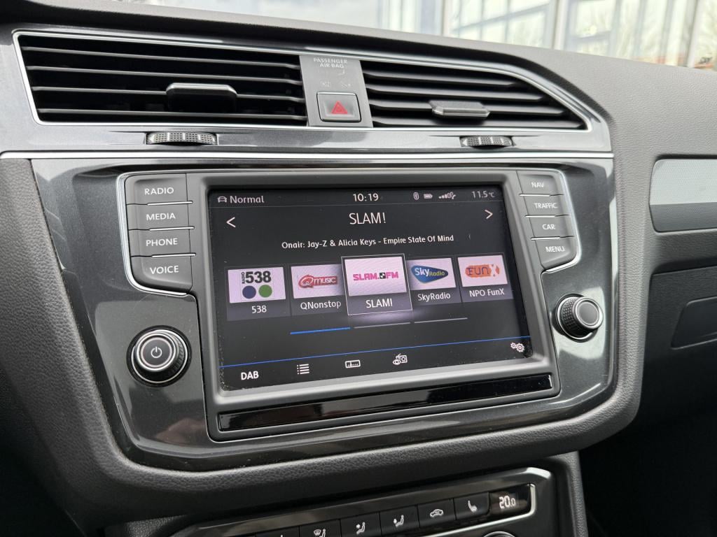 Volkswagen Tiguan 2.0 tdi 4motion r-line | grijs kent. | pano | virutal | a