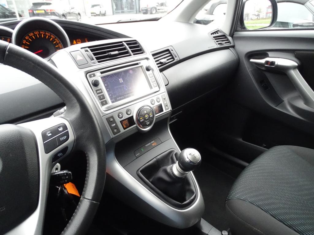 Toyota Corolla Verso 1.8 vvt-i business 7p. | 7-persoons | navi | pdc | tre