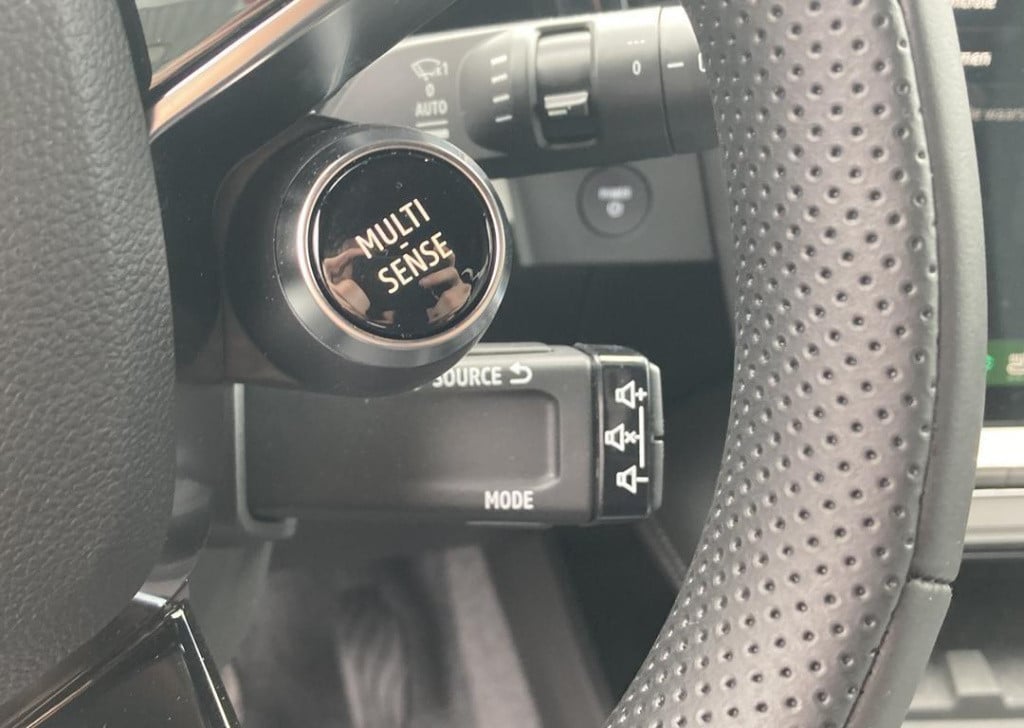 Renault Megane E-tech comfort range techno 60 kwh - pack winter techno,harm