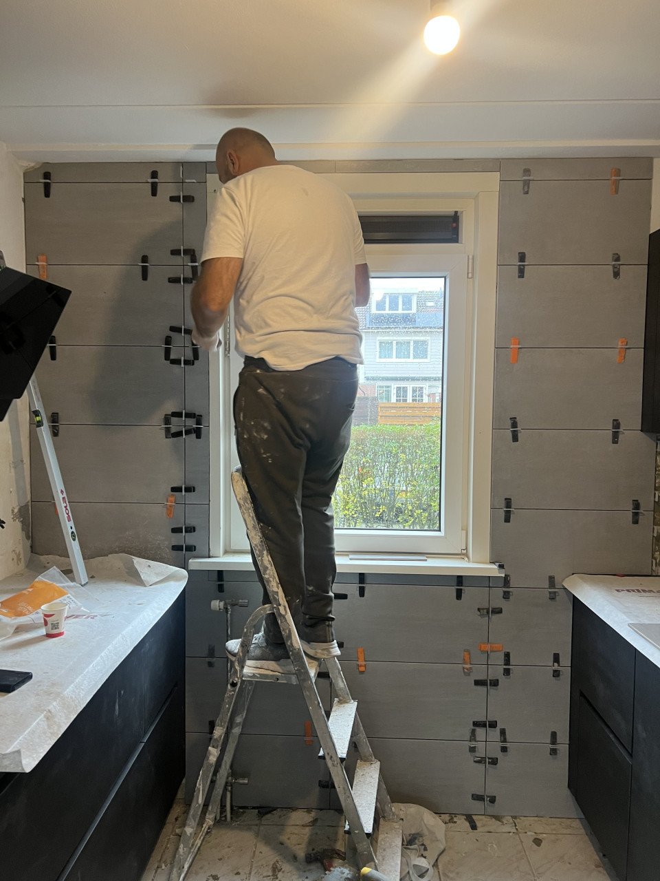 Renoveren? Wij maken uw woning weer als nieuw! 06-42779933