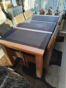 Mooie 6 Persoons Eet Kamer Tafel