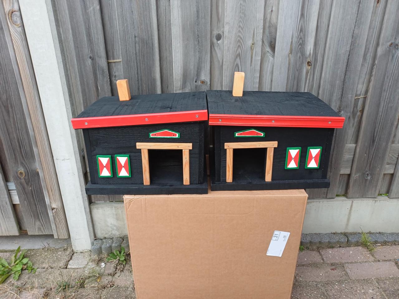 Div. Stevige Egelhuisjes te Koop  [ zie foto's  ]