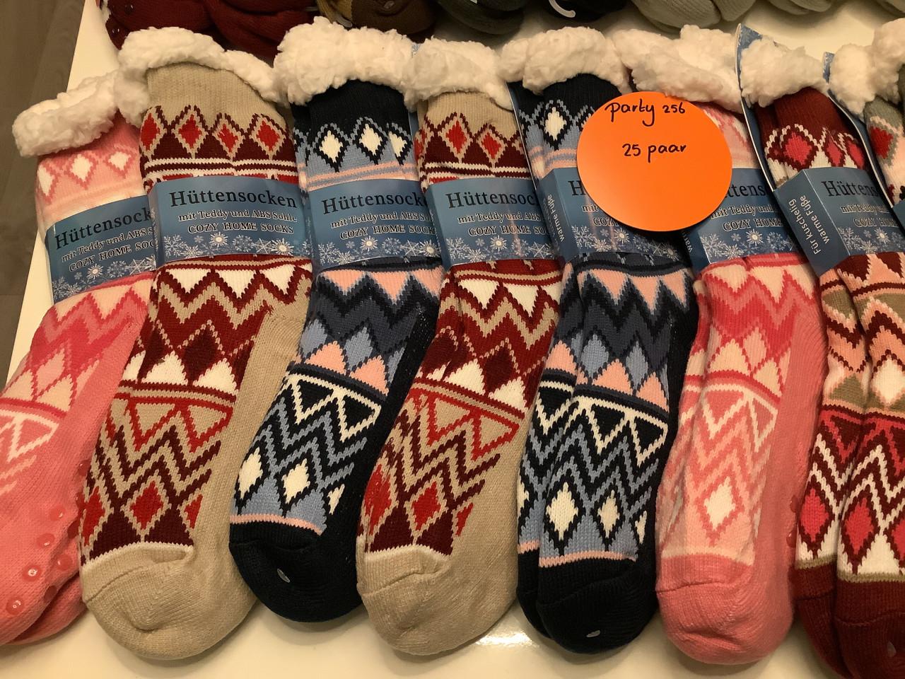 Partij leuke fluffy sokken. (Partij 256)