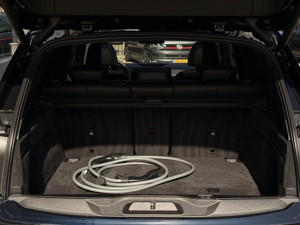 BMW X5 xdrive50e m-sport | carbon | pano | memory | stoelverwarming / verko