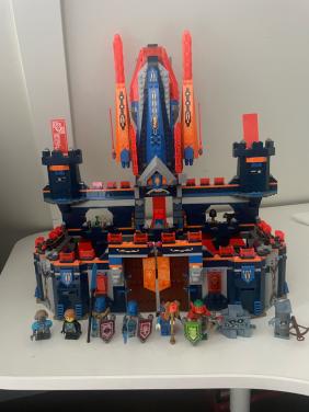 Lego nexo knights castle