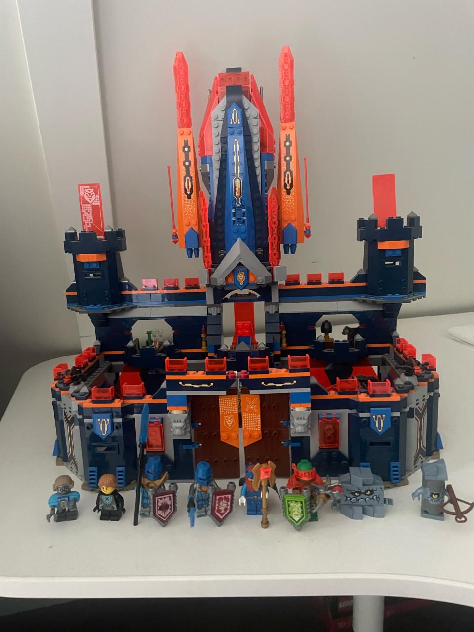 Lego nexo knights castle