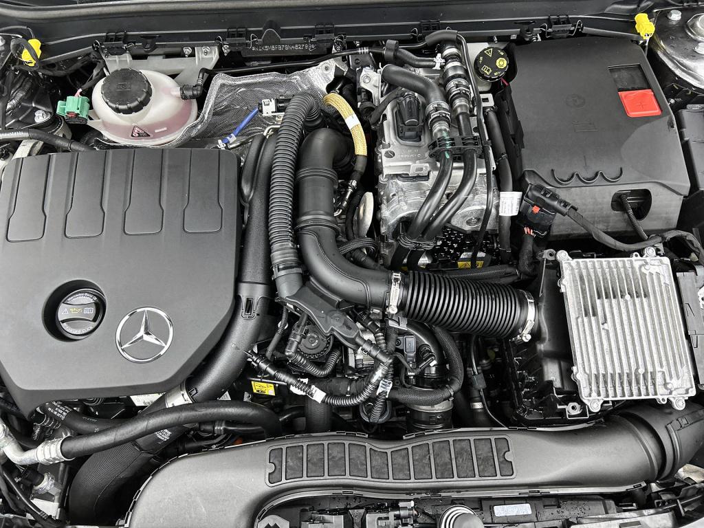 Mercedes-Benz Cla shooting brake 250 e star edition amg line | cruise contr