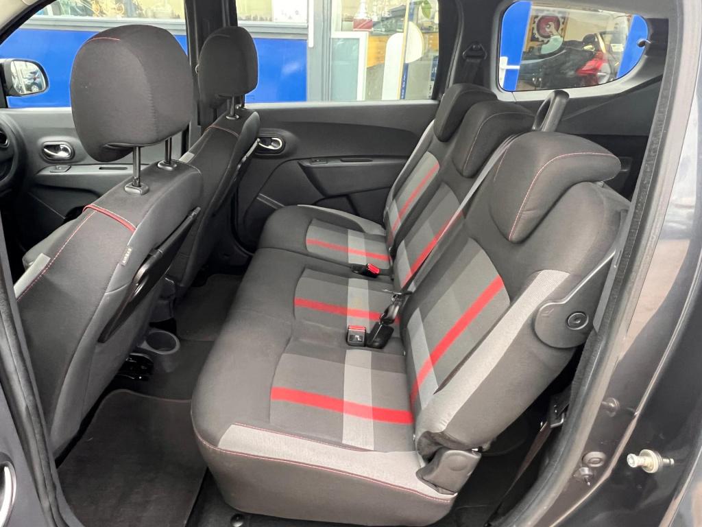 Dacia Lodgy 1.3 tce tech road 7p. navi, trekhaak enz..