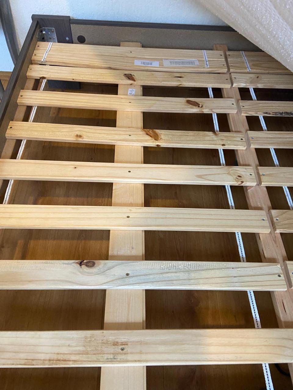 2 persoons bed met matras 160x200