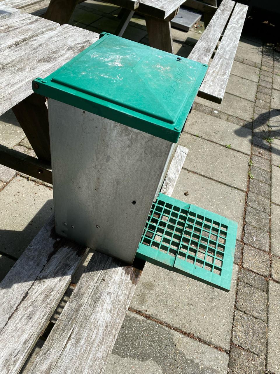 Voedersilo kippen / trapbak