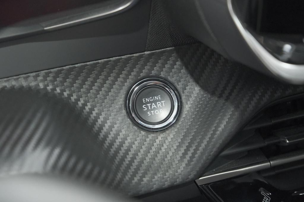 Peugeot 208 puretech 100 allure pack | camera | stoelverwarming | apple car