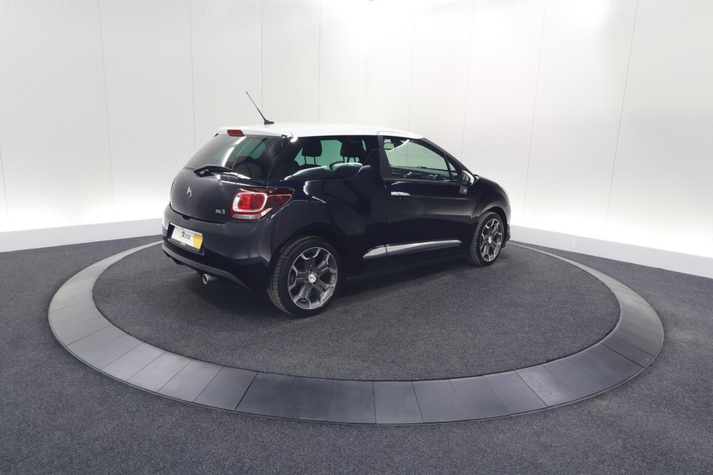 Ds Ds 3 puretech 110 so chic | camera | navigatie | parkeersensoren | clima