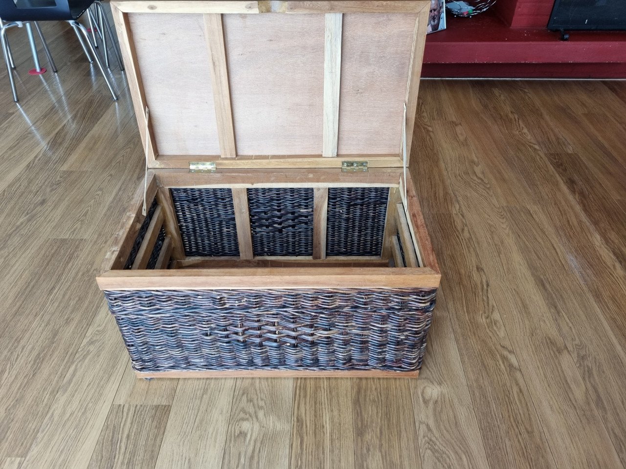 Leuke rieten/houten opbergkist