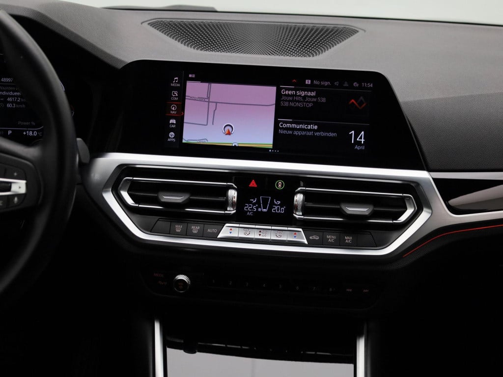 BMW 3-serie 318i business edition | automaat | lmv | half leder | virtual c