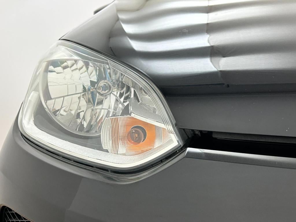 Volkswagen UP! occasion 1.0 move up! bluemotion | zwart | tweedehands volks