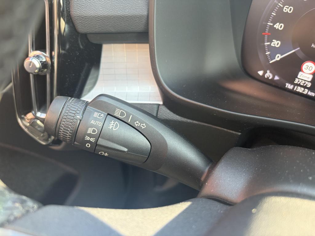 Volvo XC40 1.5 t4 plug-in hybrid plus dark