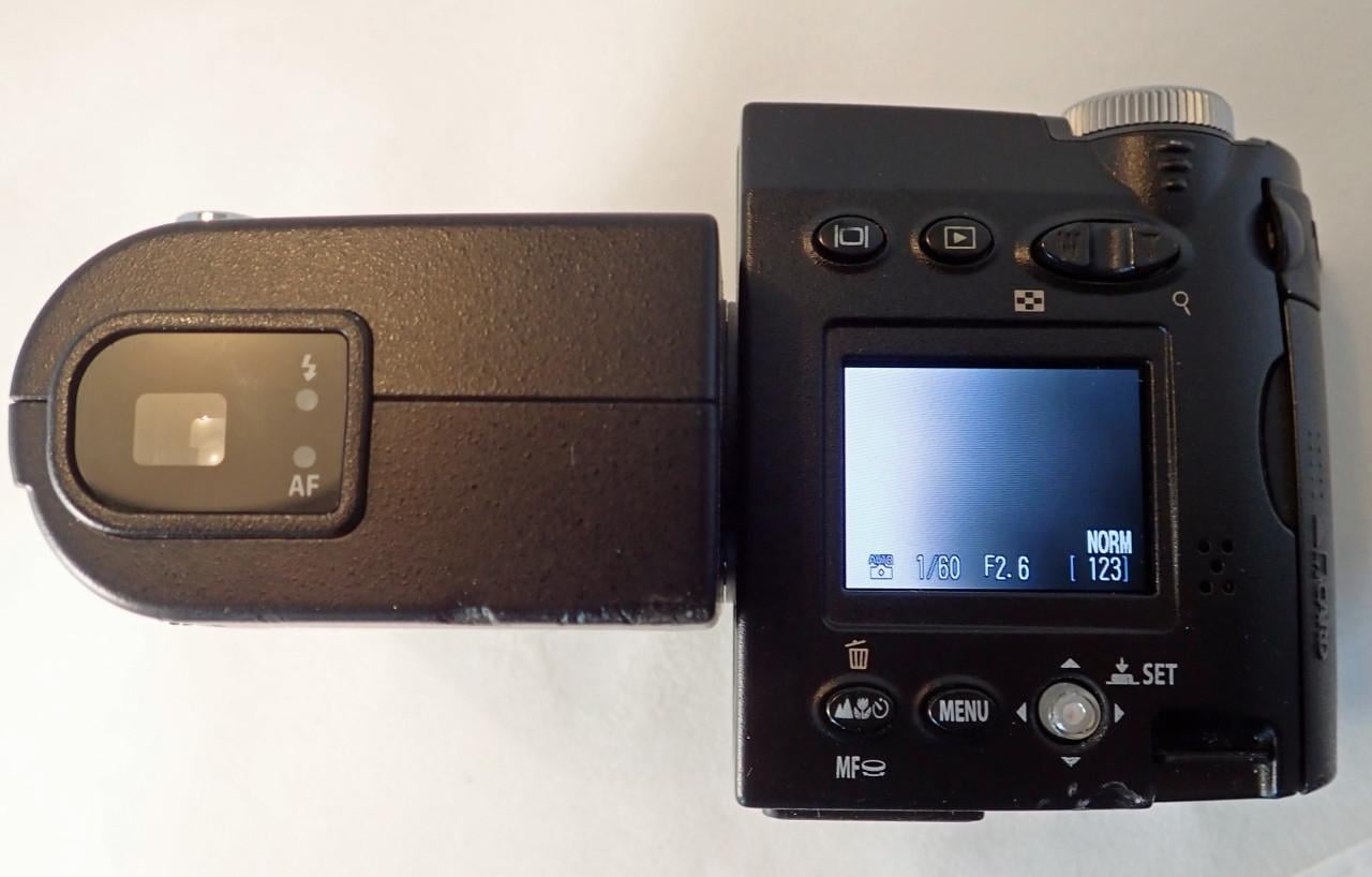 NIKON Coolpix 4500 Digital Camera