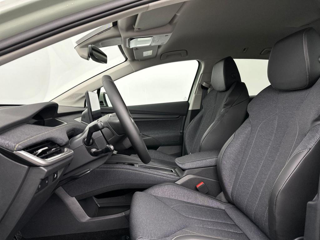 Skoda Elroq business edition elektromotor 150 kw / 204 pk suv