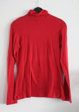 Rood truitje met col maat L