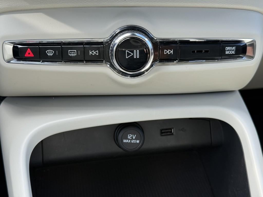 Volvo XC40 t4 190pk inscription| adap.cruise| trekhaak| camera| leder| stoe