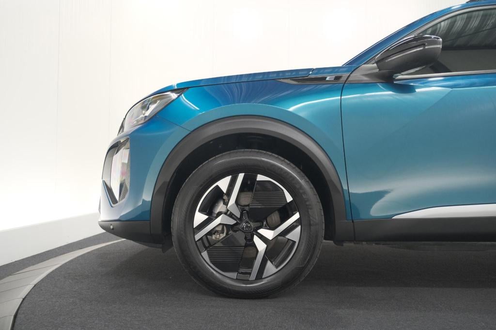 Peugeot E-2008 ev allure avantage 54 kwh | soh 97,7% | 11 kw lader | apple 