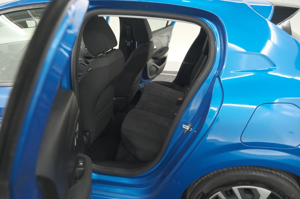 Peugeot 208 puretech 100 active | navigatie | cruise control | apple carpla