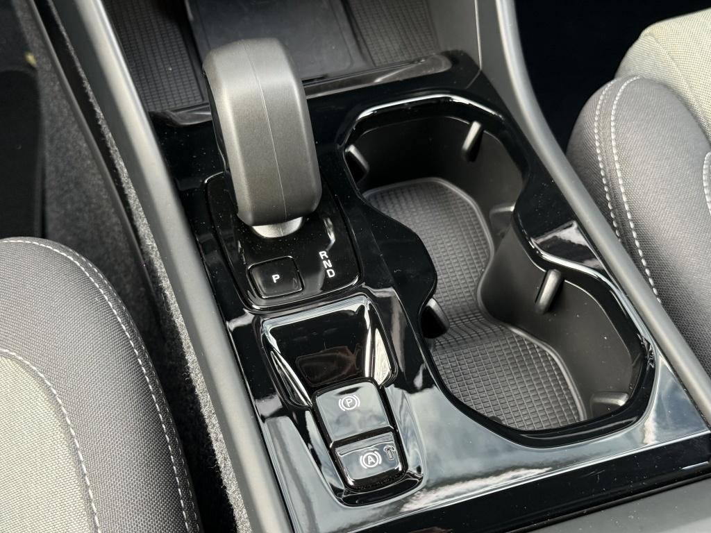 Volvo XC40 b4 197pk plus dark |adap.cruise| trekhaak | camera| elektrische