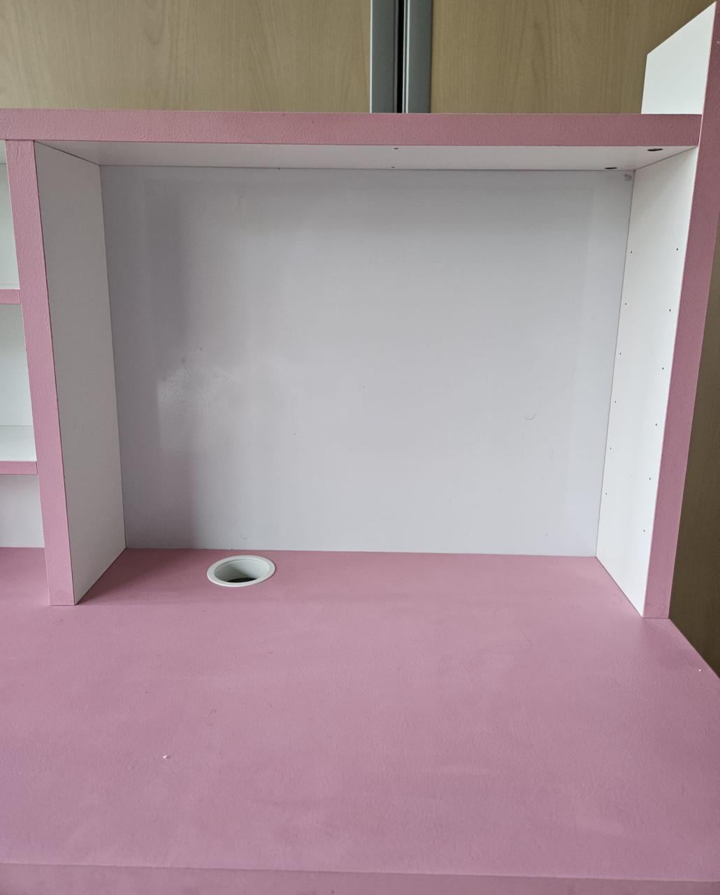 Bureau roze/wit geschilderd
