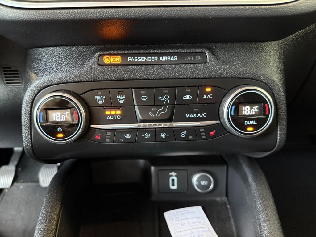 Ford Focus 1.0 ecoboost titanium business 17'' | trekhaak | acc | keyless e