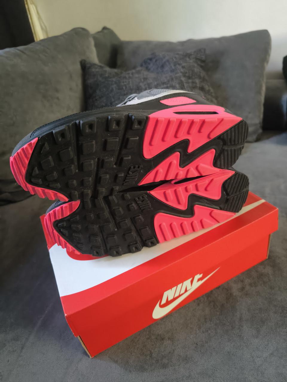 Nike Air Max rose grijs