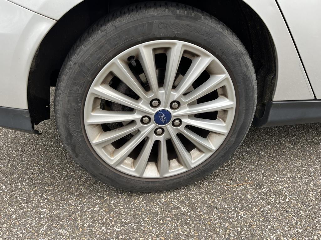 Ford Focus 1.0 titanium edition