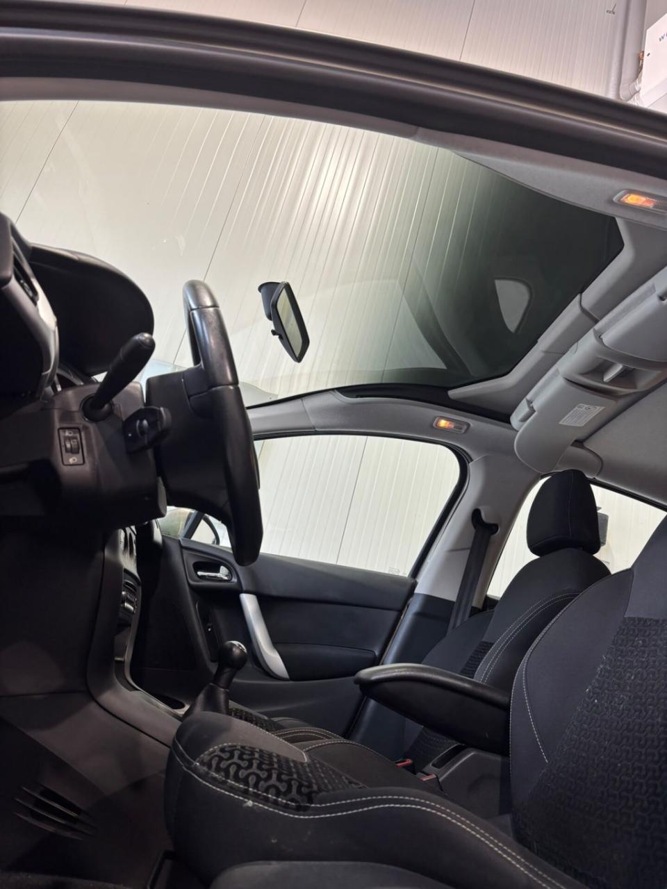 Citroen C3 1.4 vti ligne business airco - trekhaak - panorama - lichtmetaal