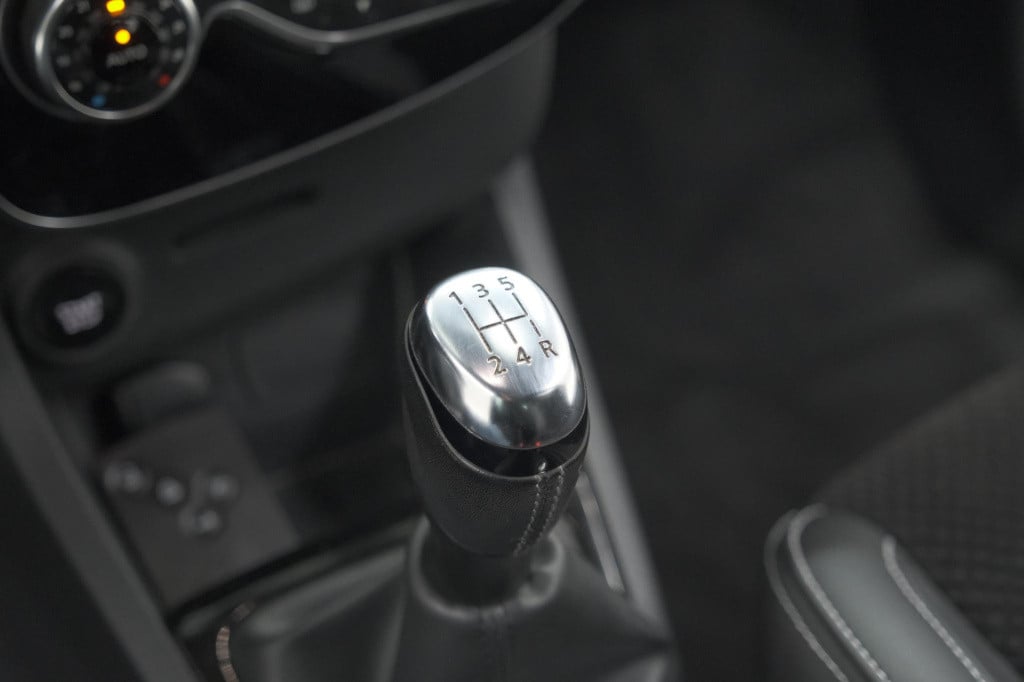 Renault Clio tce 90 intens | camera | navigatie | allseason banden | parkee