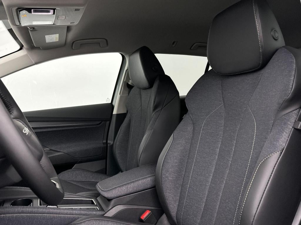 Skoda Elroq business edition tour elektromotor 150 kw / 204 pk