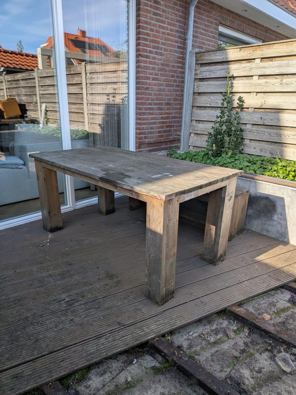 Steigerhouten tafel en zitbank