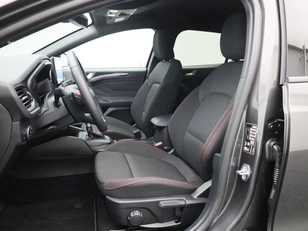 Ford Focus wagon 1.0 ecoboost hybrid st-line btw auto! | 17'' lmv | automaa