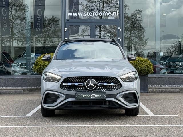Mercedes-Benz Gla-klasse 200 business solution amg l panoramadak l mbux l m
