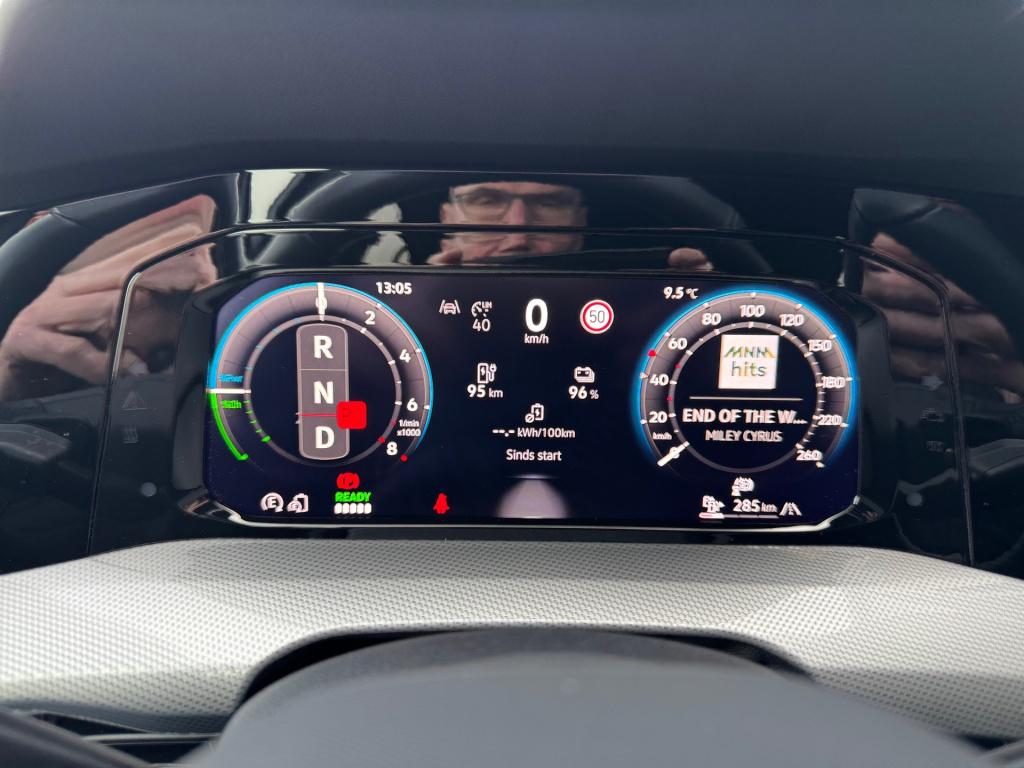 Volkswagen Golf 1.5 ehybrid 50 edition automaat , elektrische voorstoelen, 