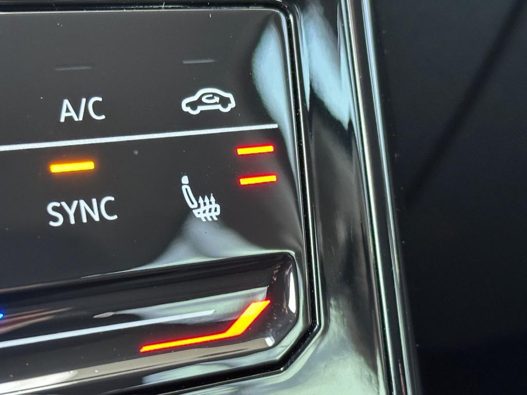 Volkswagen T-cross 1.0 tsi life | navi | climate | led | stoelverwarming | 