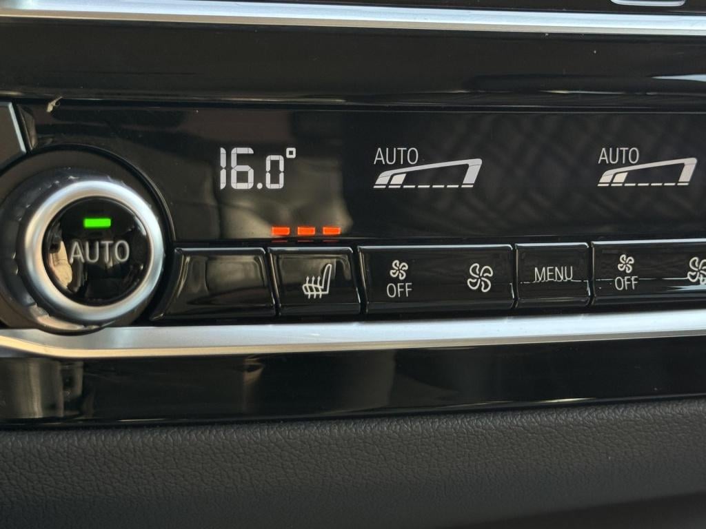 BMW 5 Serie touring 530e xdrive business edition plus soh 98% nl-auto!