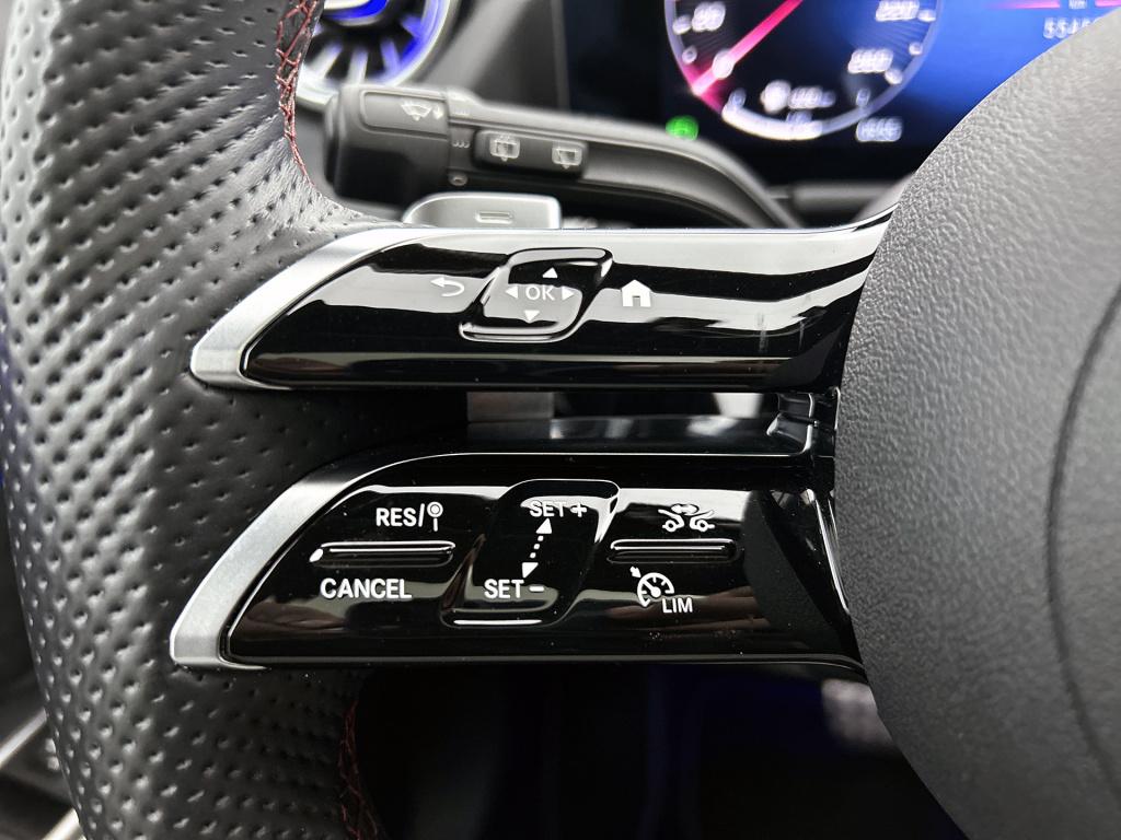 Mercedes-Benz Gla-klasse 200 amg line | sfeerverlichting | panoramadak | cr