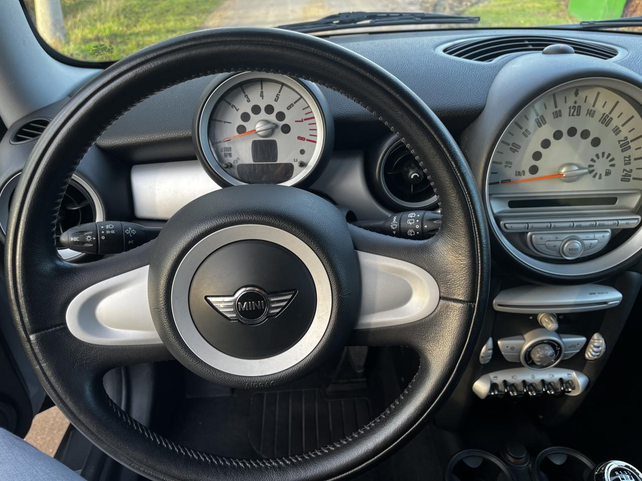 Mini Cooper 1.6 | 138.478 km | 2006 |  Volledig onderhouden