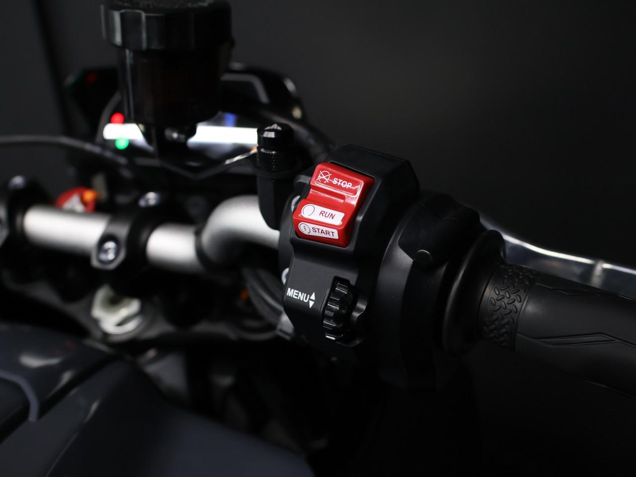 MT 10 ABS | Akrapovic