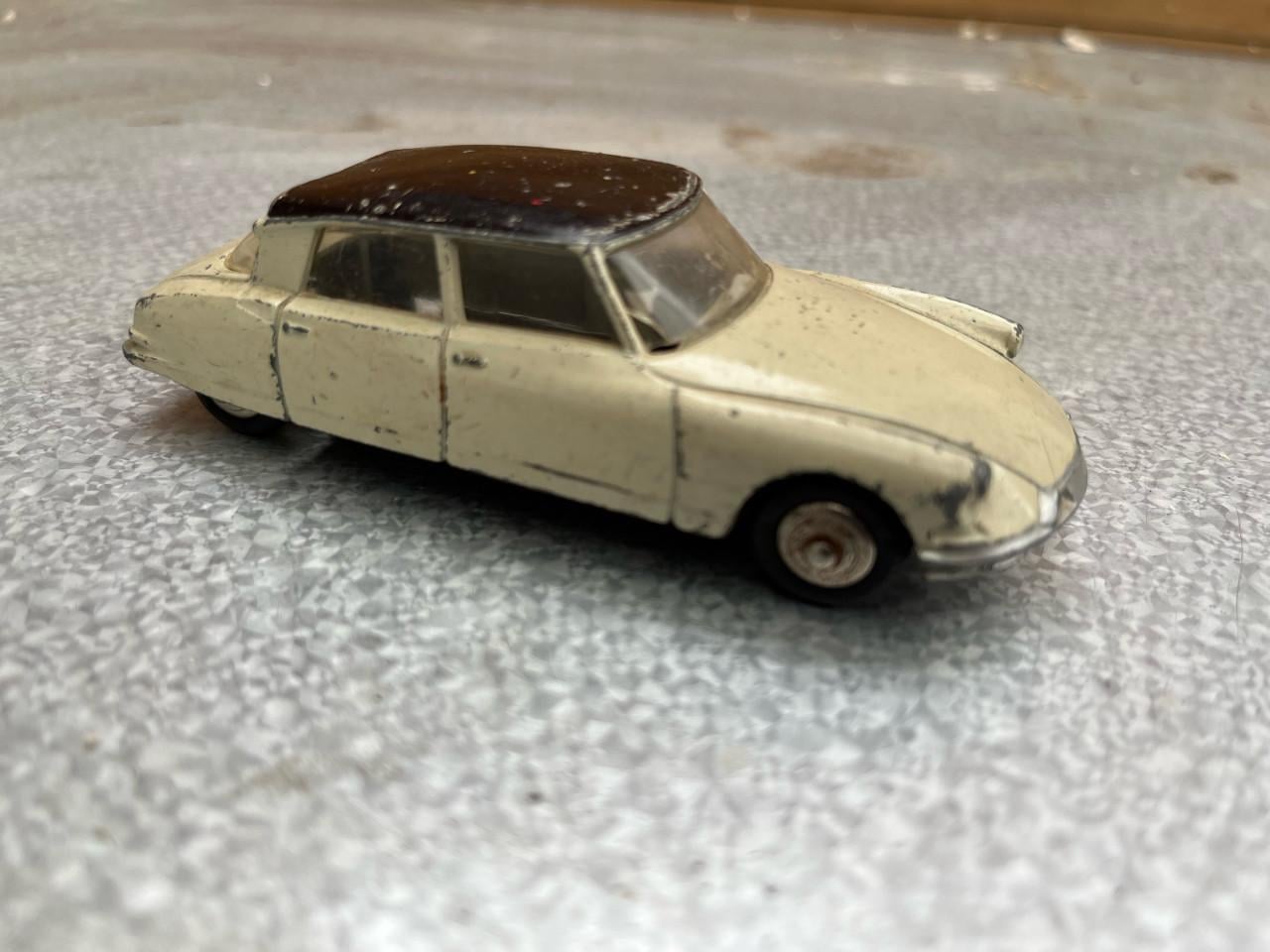 Dinky toys 6 stuks