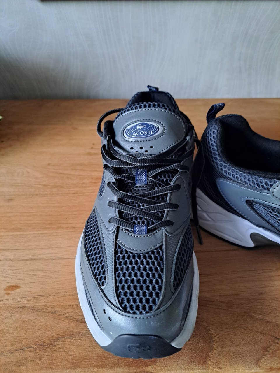 Lacoste maat 44 NIEUWE SPORTSCHOEN