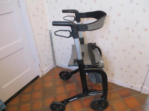 Prachtige Neptune rollator met rugband tas (hand / schoudertas)