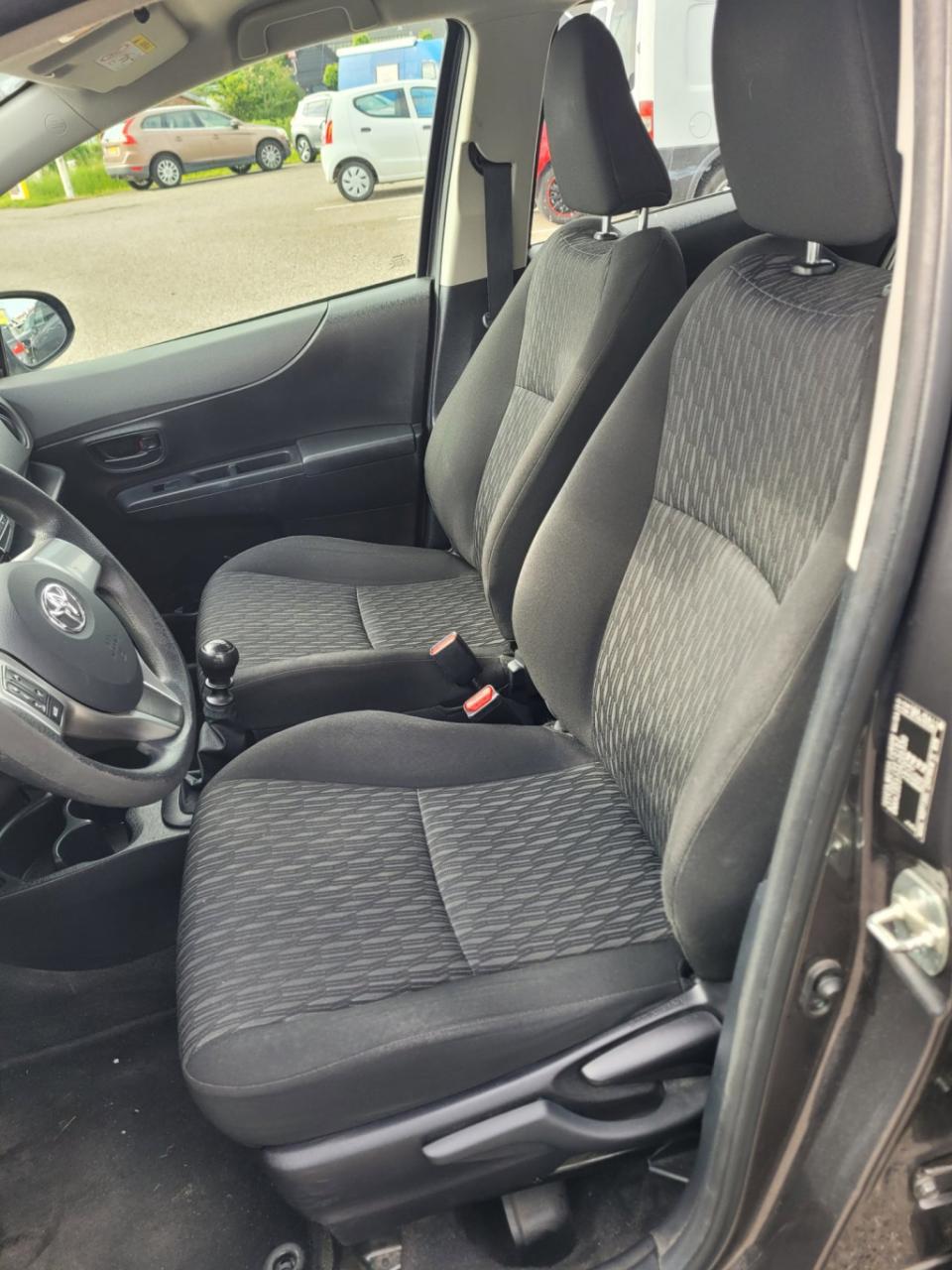 Toyota Yaris 1.3 vvt-i now