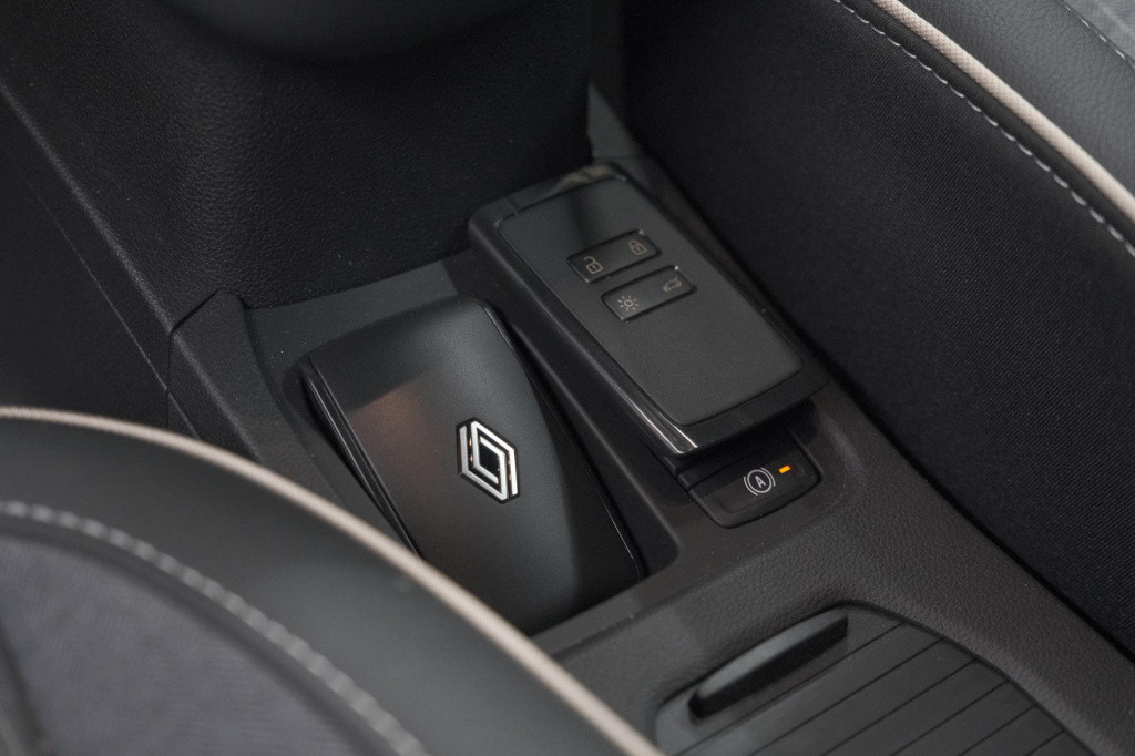 Renault Clio tce 90 gpf techno | rondom camerazicht | apple carplay | parke