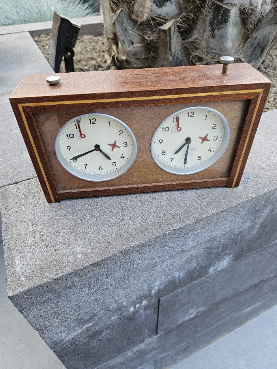 Leuke vintage analoge schaakklok van het duitse merk garde