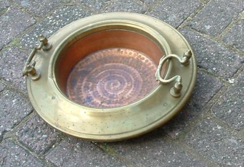 Vuurpan rood en geelkoper hand gemaakt